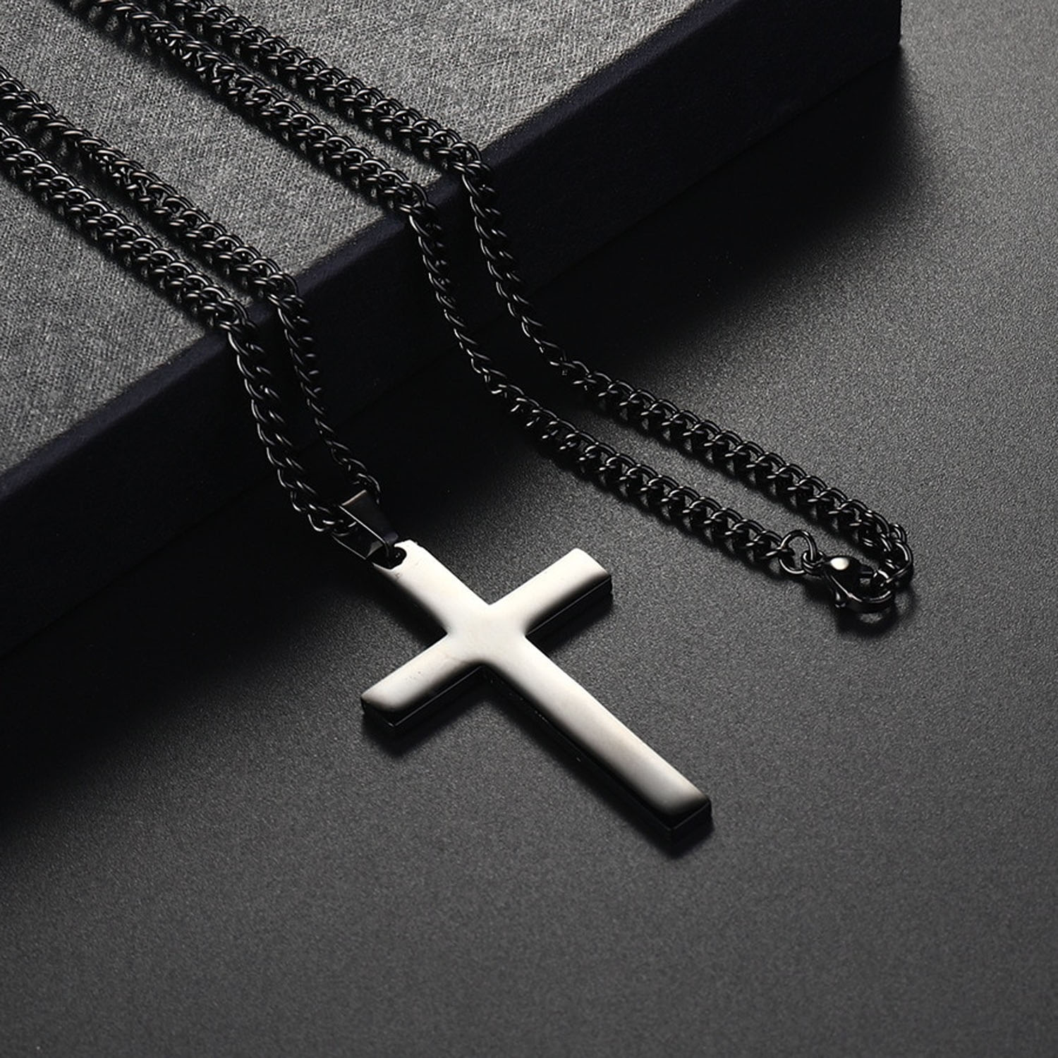 Elektronisch Omringd Corrupt Zwarte ketting met zwarte stalen kruis hanger – Zilvani