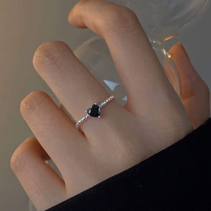 Twisted Rope Ring met zwarte hartje - Afbeelding 4